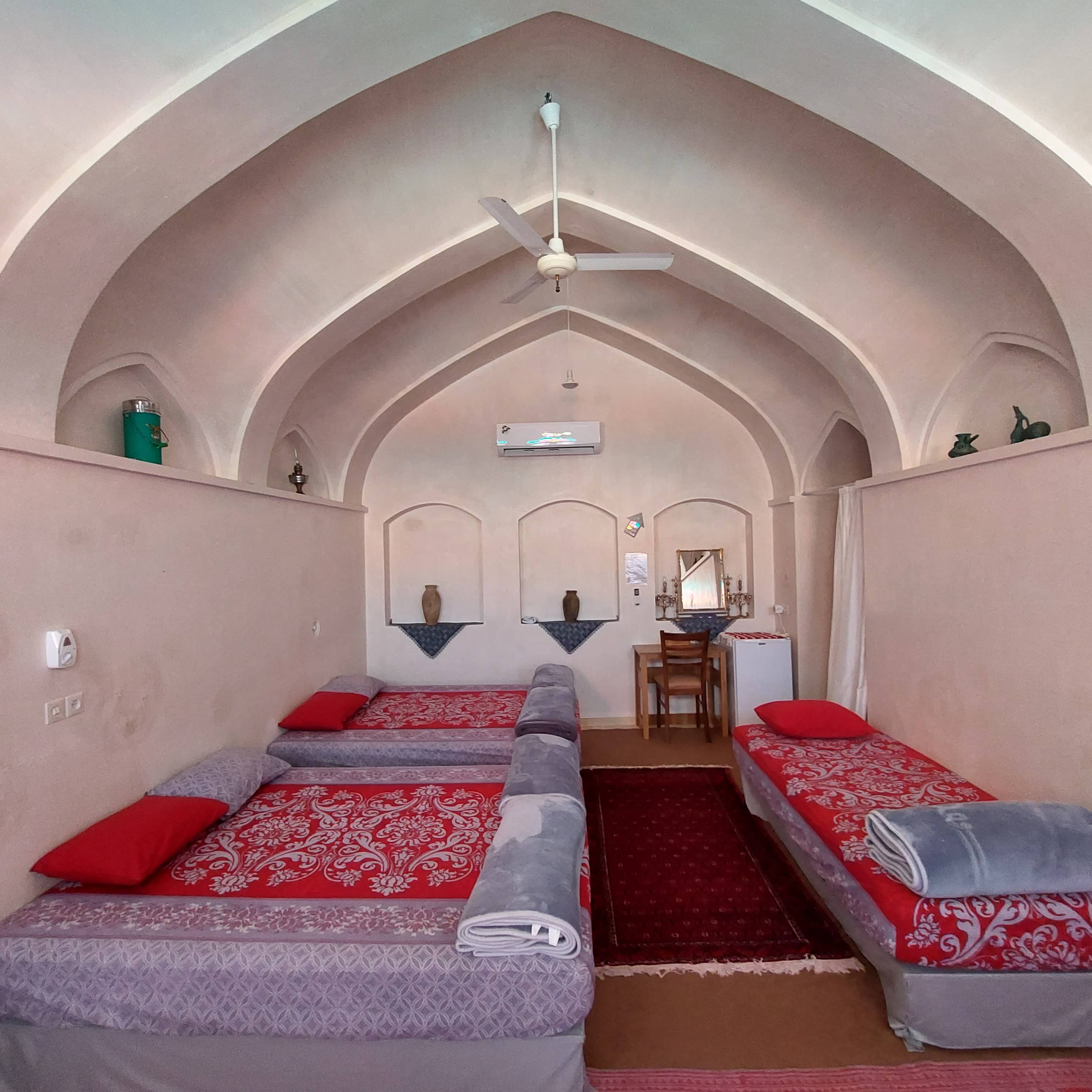 اجاره عمارت سنتی در 22بهمن آران بیدگل - شاه دخت