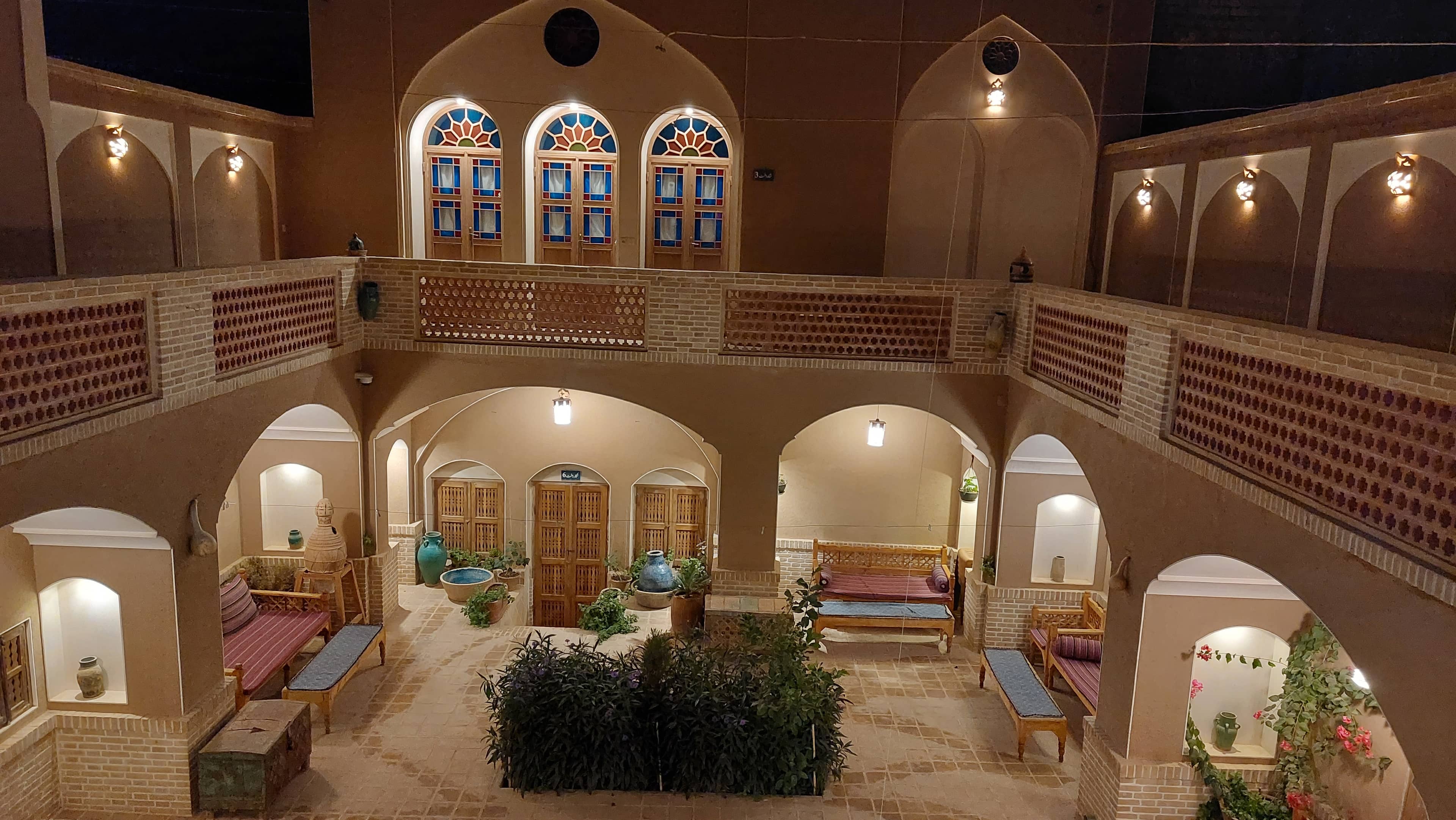 اجاره عمارت سنتی در 22بهمن آران بیدگل - شاه دخت