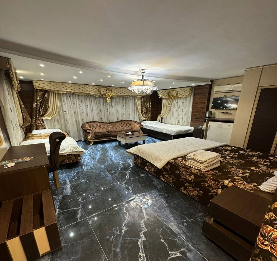 اجاره اتاق4 تخته  هتل در خیابان تختی همدان - اتاق 303