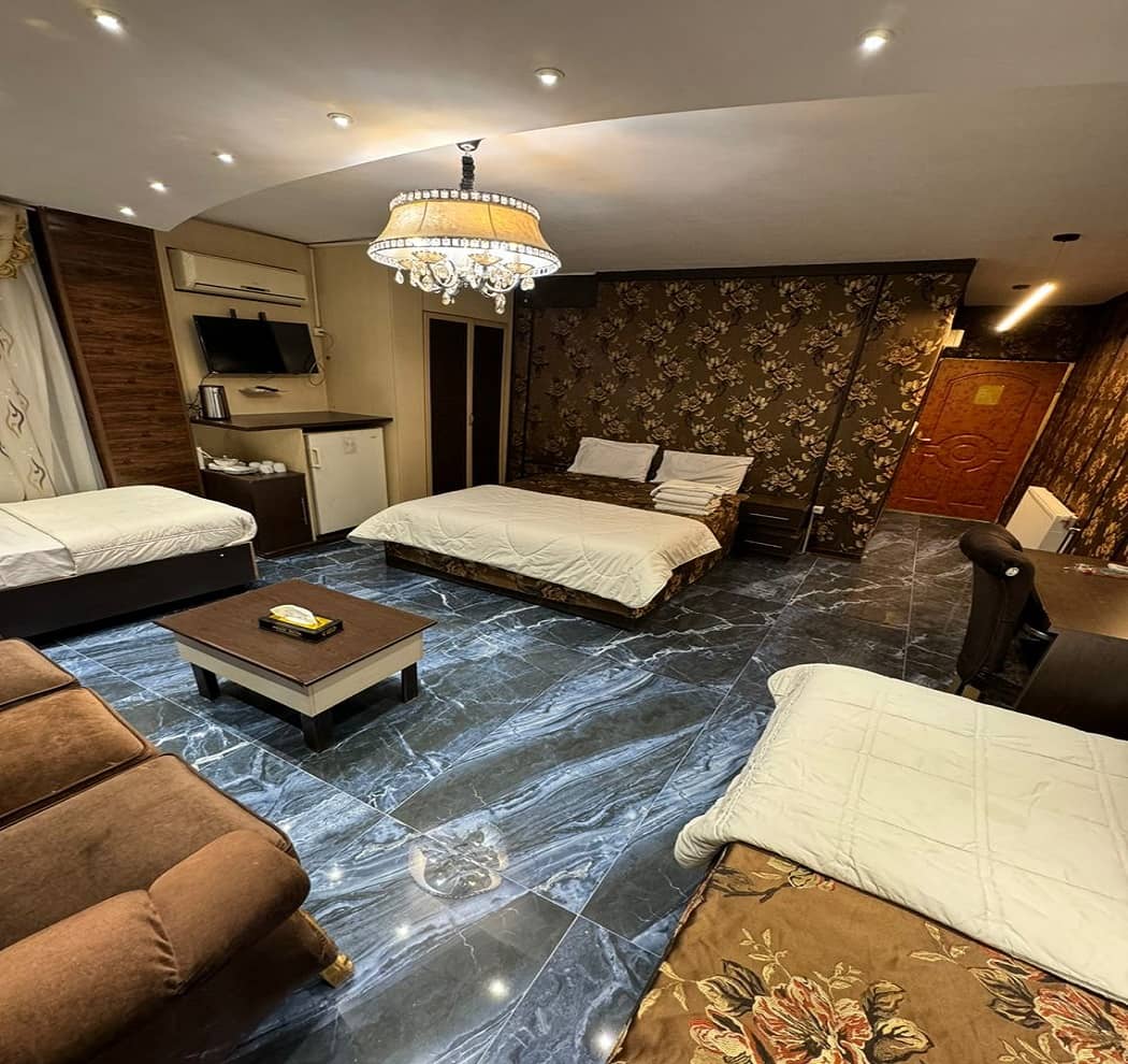 اجاره اتاق4 تخته  هتل در خیابان تختی همدان - اتاق 303