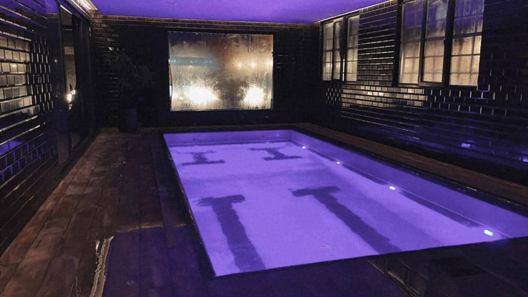 اجاره ویلا استخر سرپوشیده در روستای دهشک مشهد