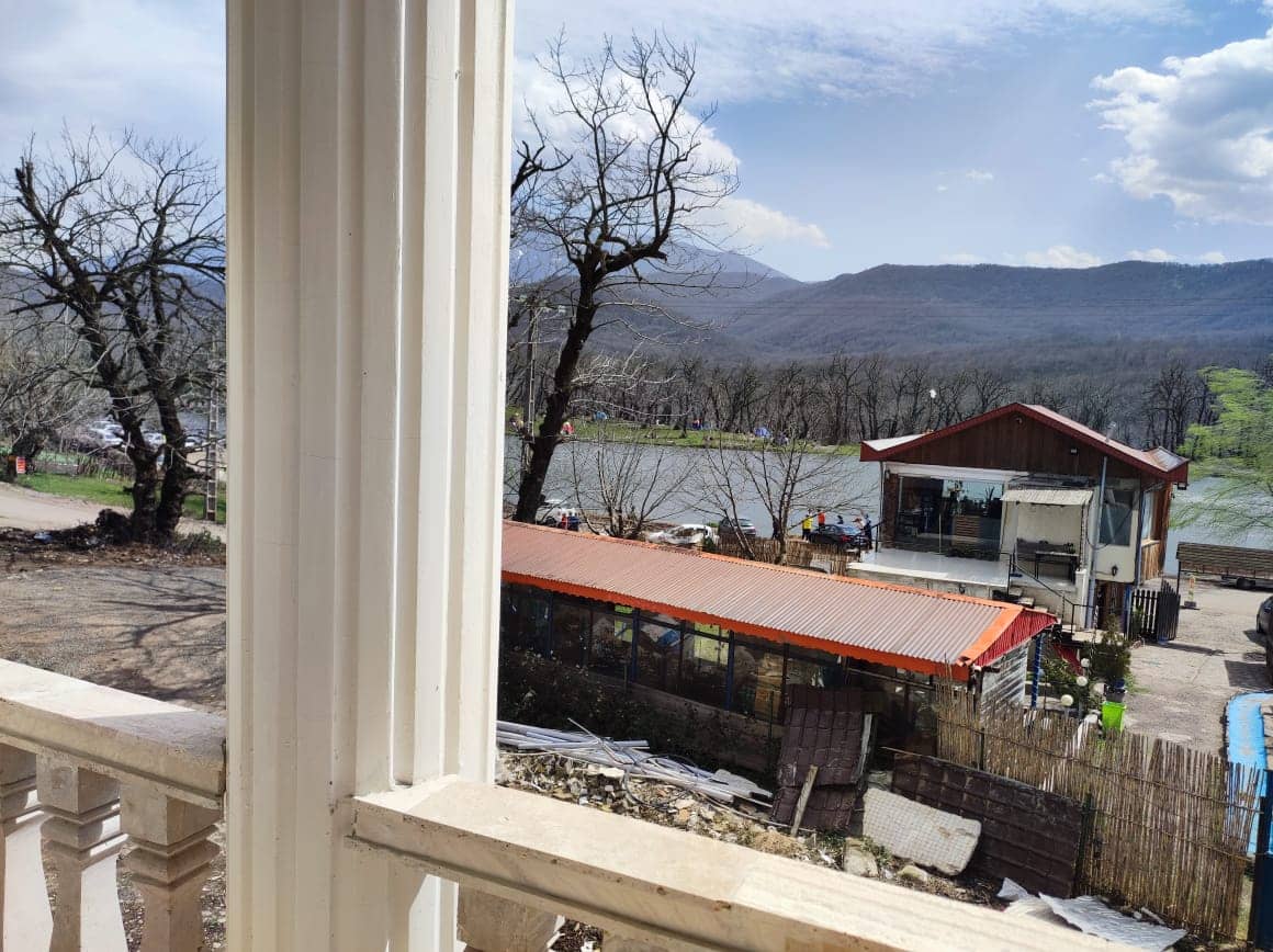 اجاره هتل آپارتمان در روستای حلیمه جان - ویو دریاچه عروس