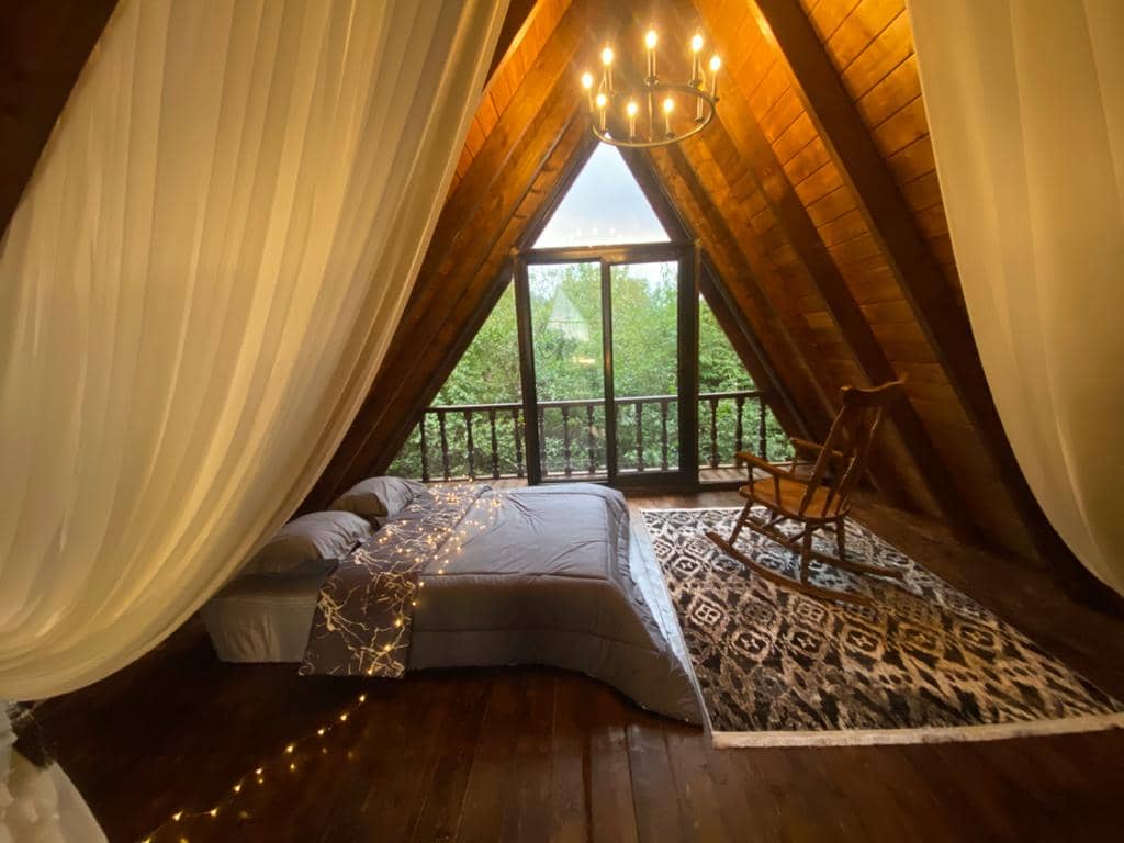 اجاره کلبه سوئیسی سرپوشیده آبگرم در دریا پشته رامسر