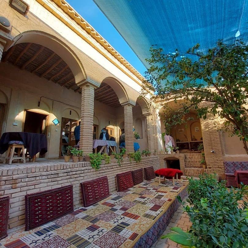 اجاره بومگردی سنتی در جانبازان نی ریز - شاه نشین