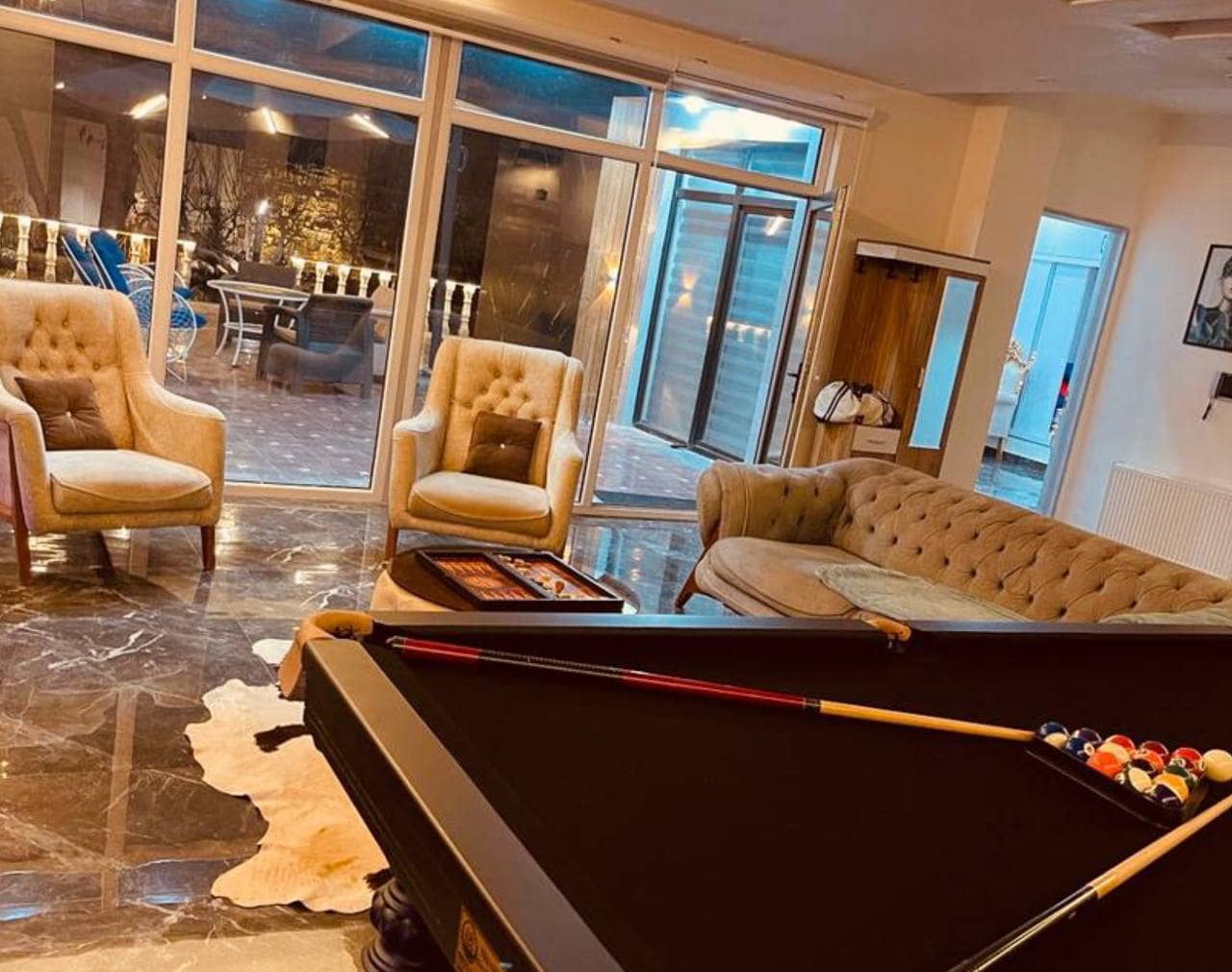 اجاره ویلا با استخرروباز ّآبگرم در سنقر آباد سهیلیه