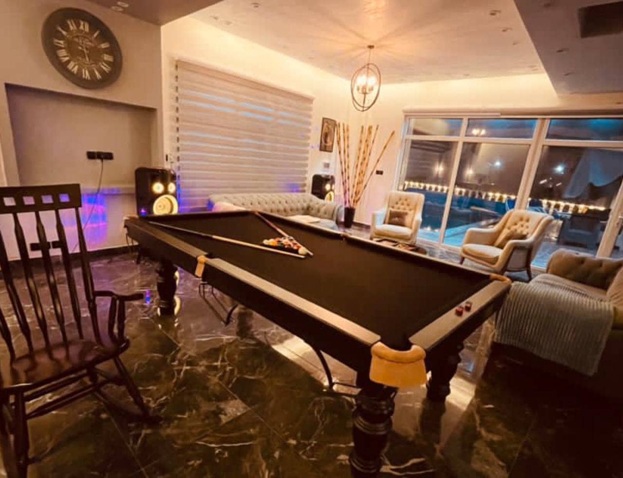 اجاره ویلا با استخرروباز ّآبگرم در سنقر آباد سهیلیه