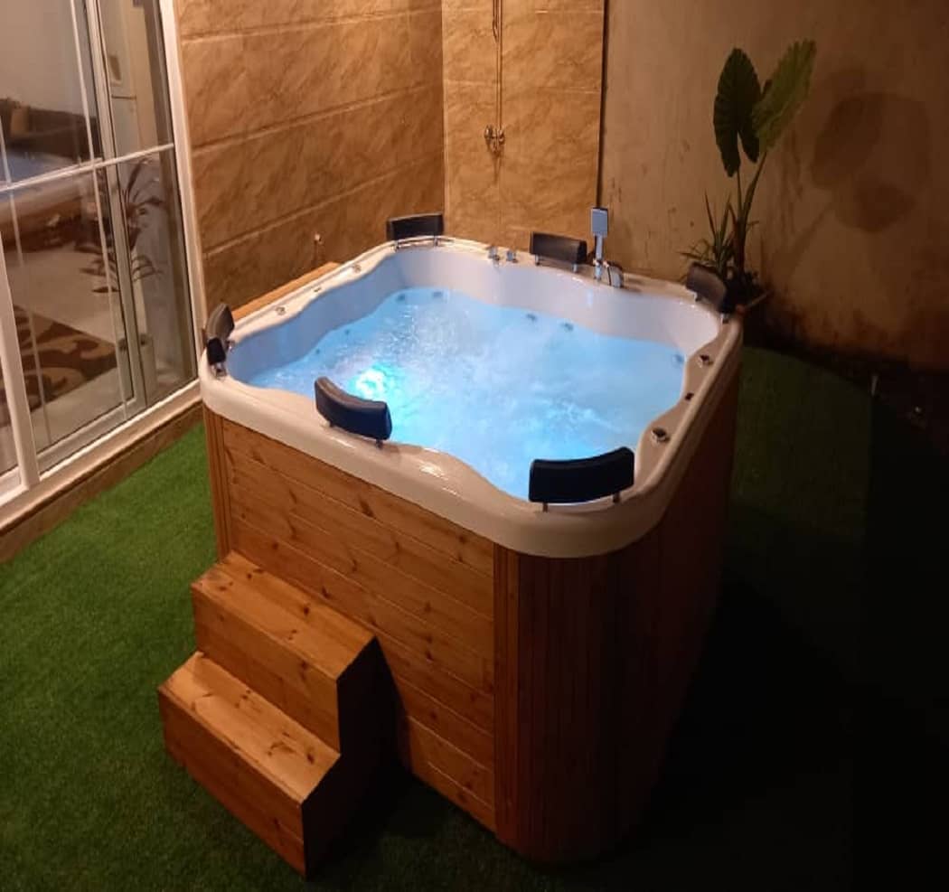 اجاره ویلا ساحلی جکوزی دار دو خوابه در بندر انزلی