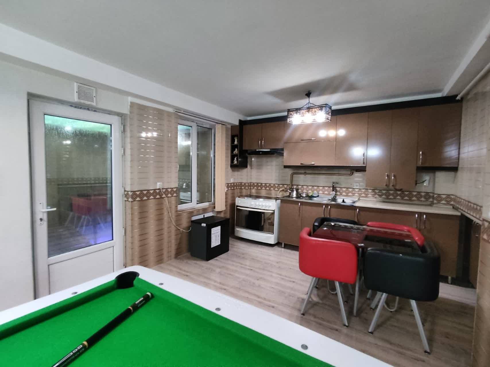 اجاره آپارتمان با استخر آبگرم در زنجان - زیر همکف