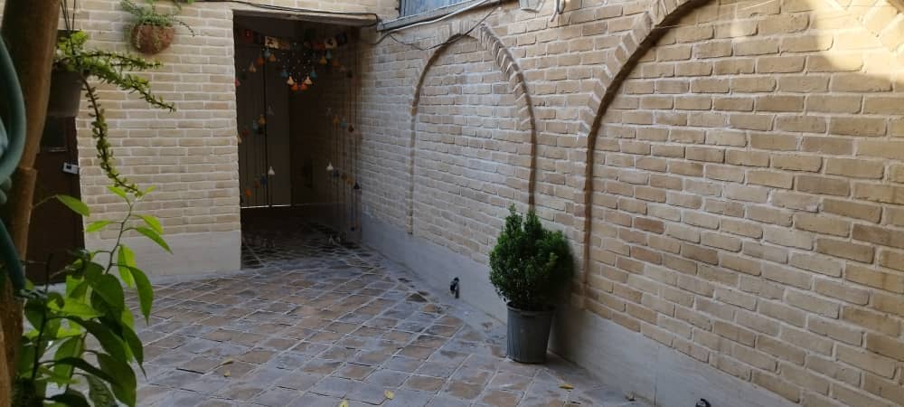 اجاره اقامتگاه سنتی زینت الملوک در لطفعلی خان زند - همکف