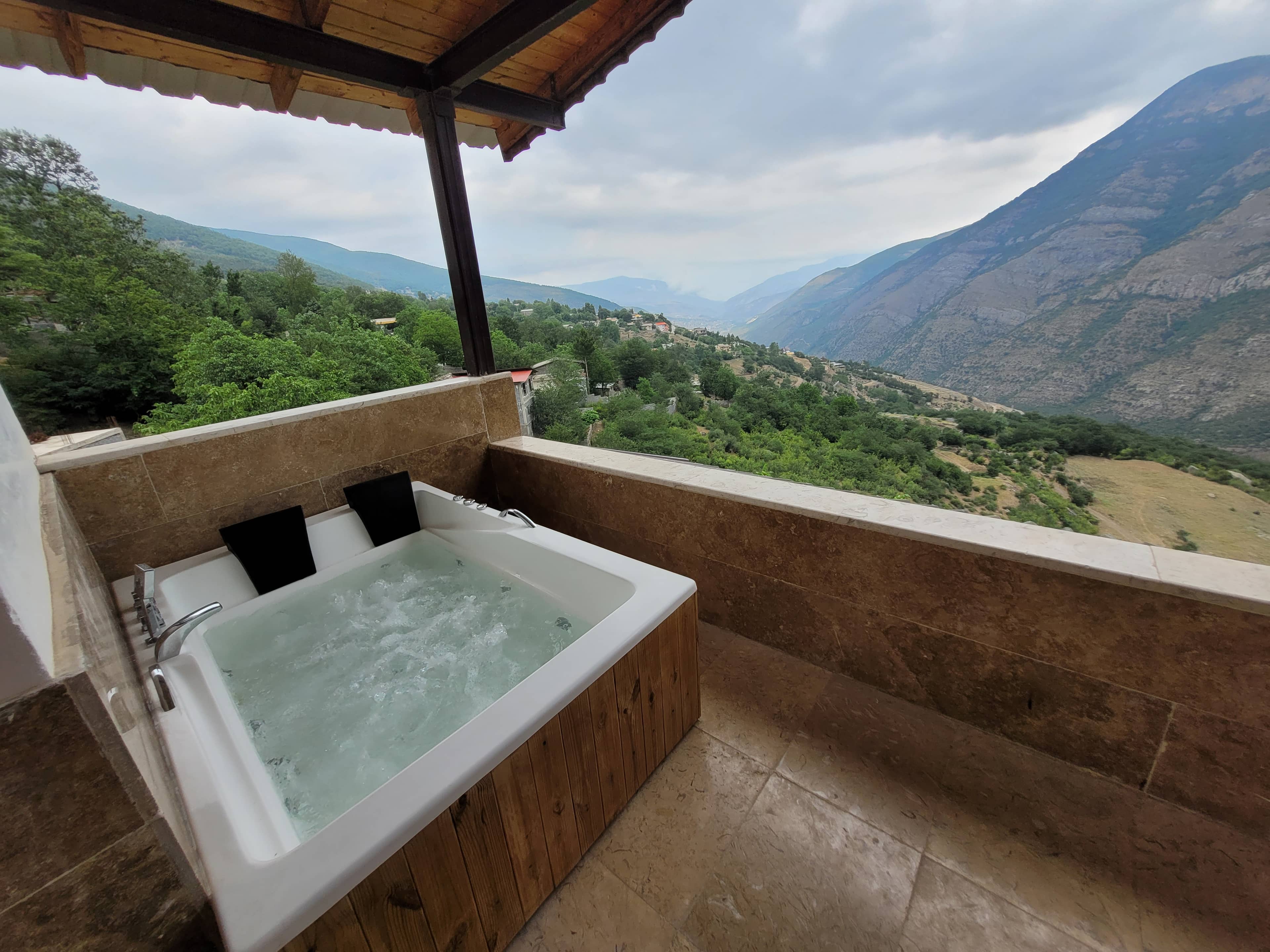 اجاره ویلا یک خوابه در روستای طویر مرزن آباد - جکوزی دار