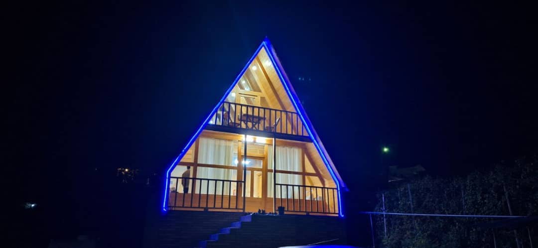 اجاره کلبه سوئیسی جنگلی در هلی خال