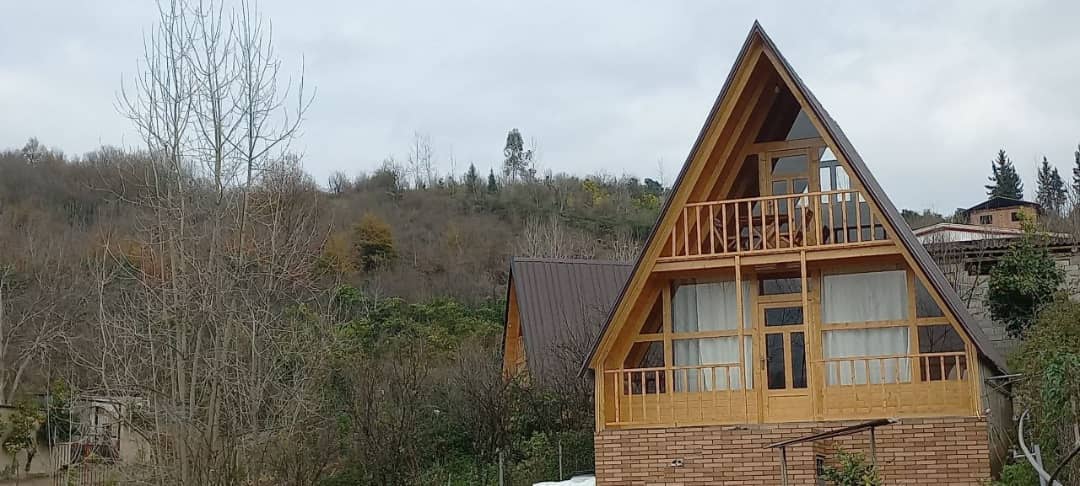 اجاره کلبه سوئیسی جنگلی در هلی خال