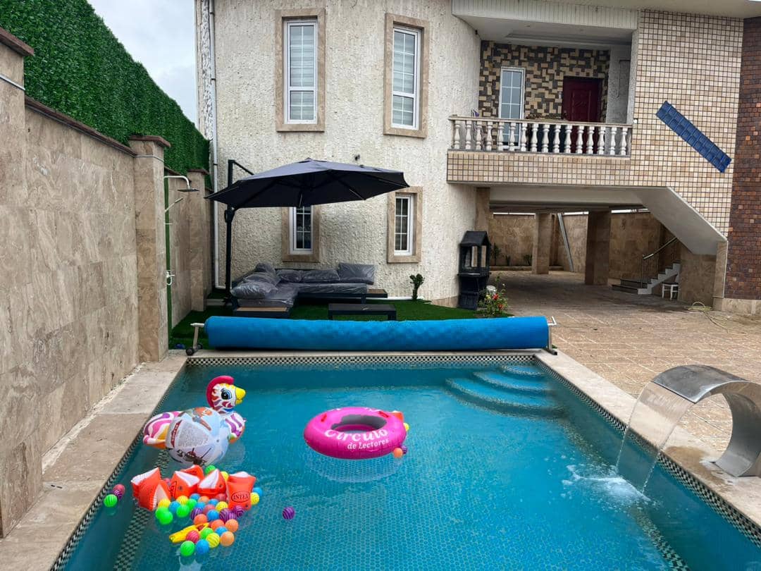 اجاره ویلا با استخر روباز در خمام