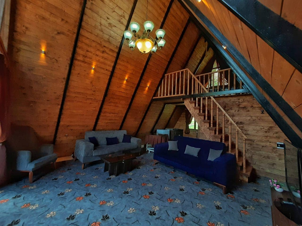 اجاره کلبه سوئیسی جنگلی در روستای سراکه