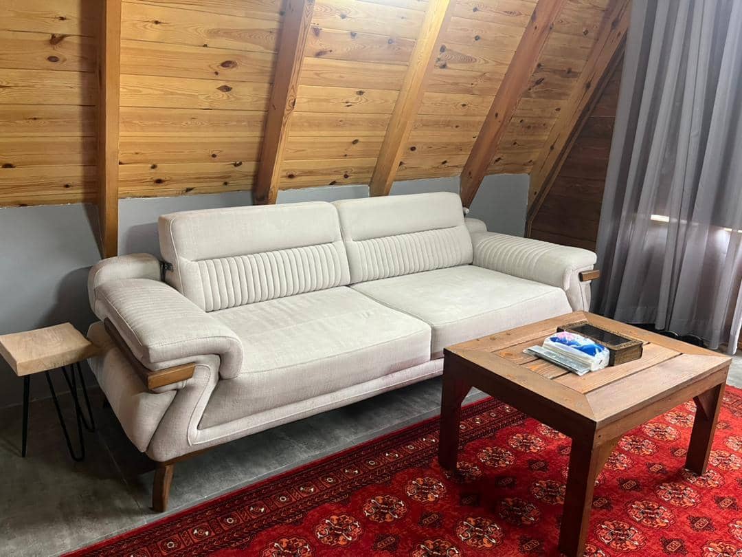 اجاره کلبه سوئیسی استخردار در سرخرود نزدیک به دریا