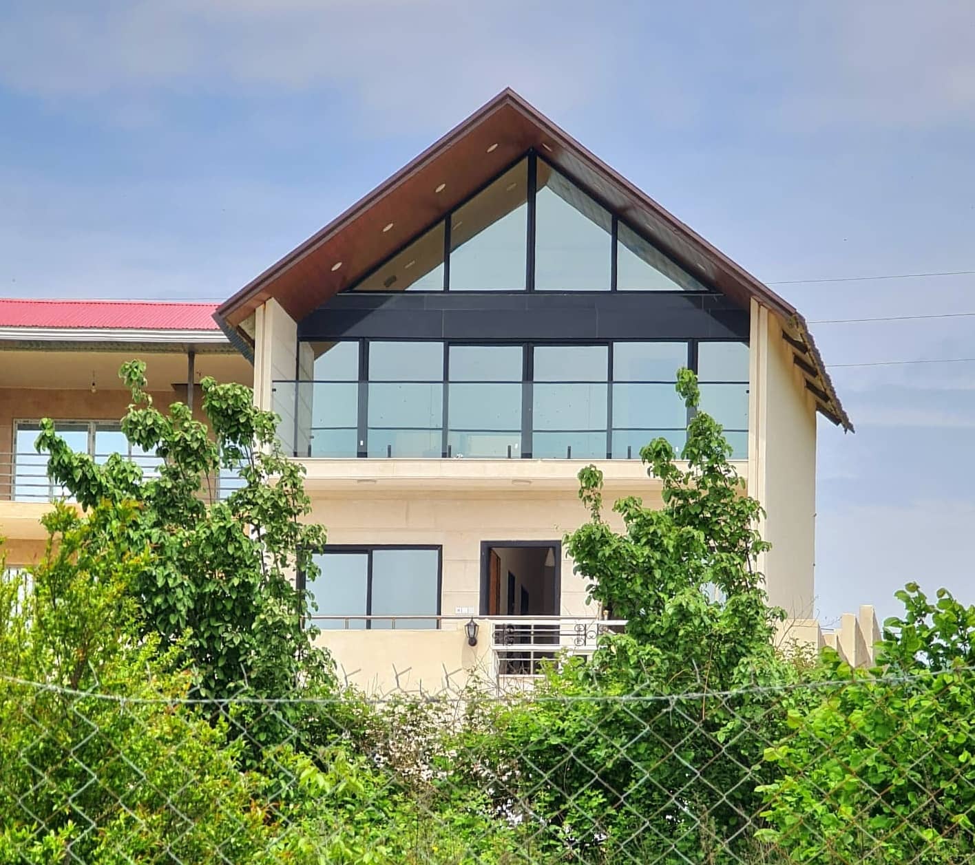 اجاره ویلا کوهستانی در روستای ولم بهشهر - جکوزی دار