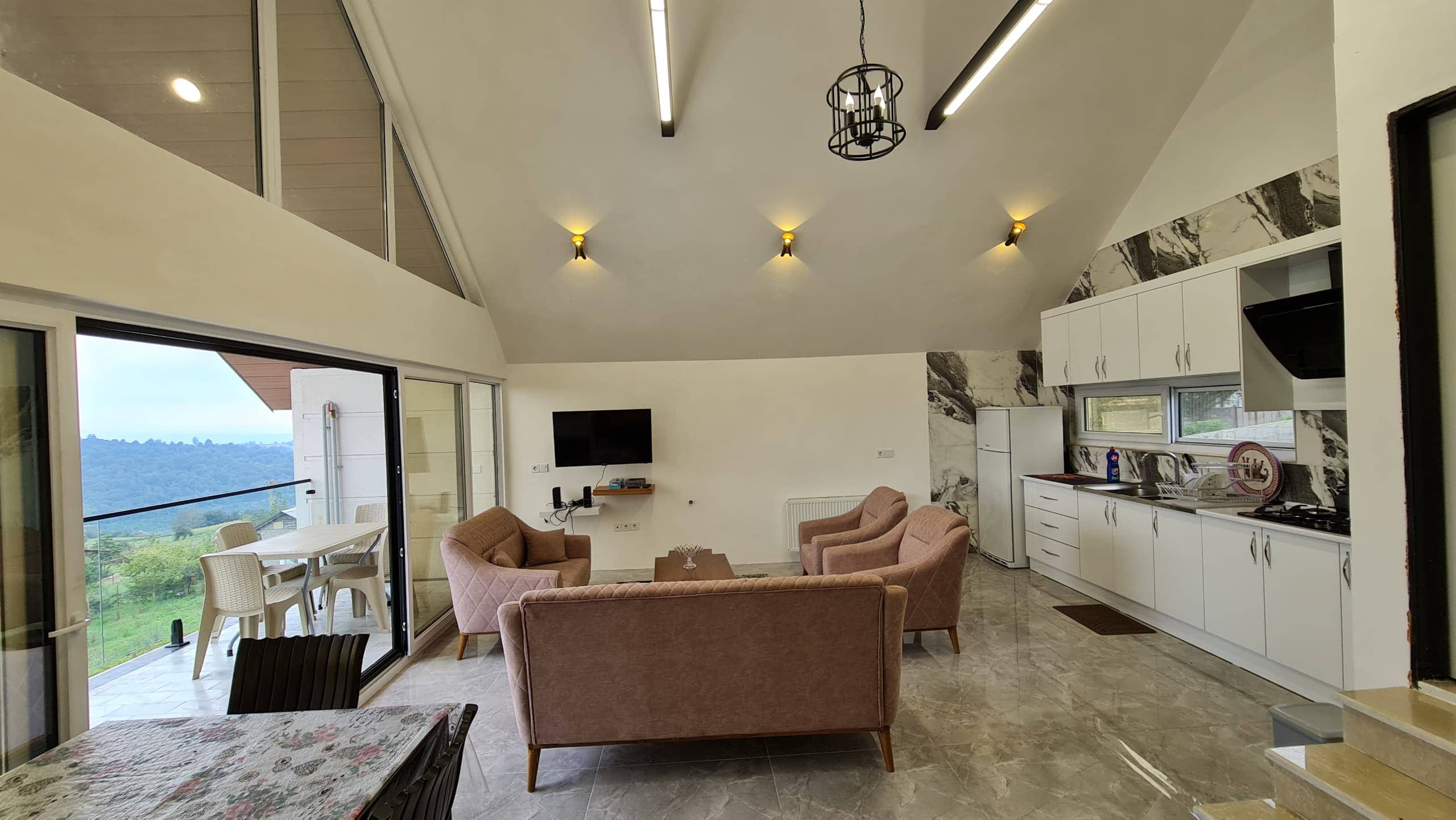 اجاره ویلا کوهستانی در روستای ولم بهشهر - جکوزی دار