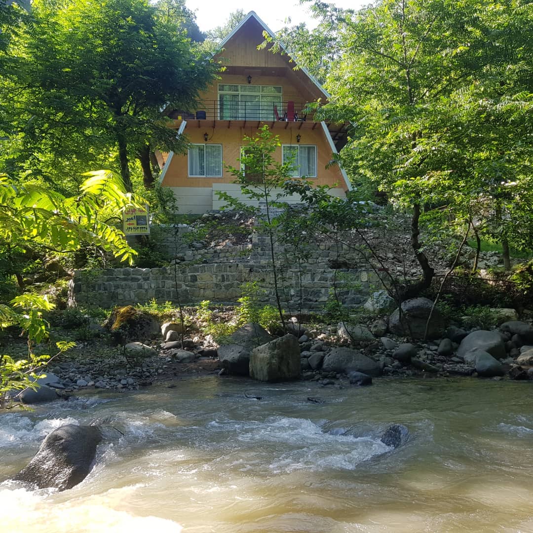 اجاره کلبه چوبی جنگلی در گیجاو