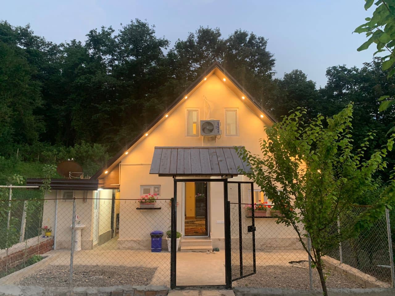 اجاره کلبه جنگلی با استخر در خلیل شهر