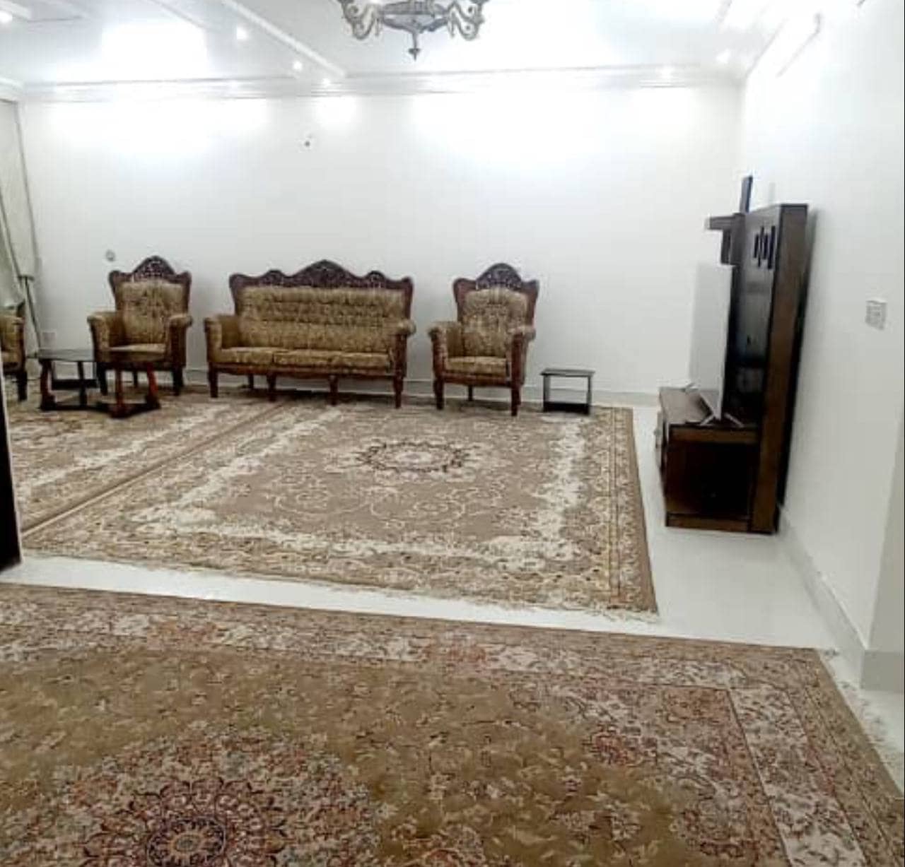 اجاره منزل دو خوابه در عباسی کاشان - طبقه همکف