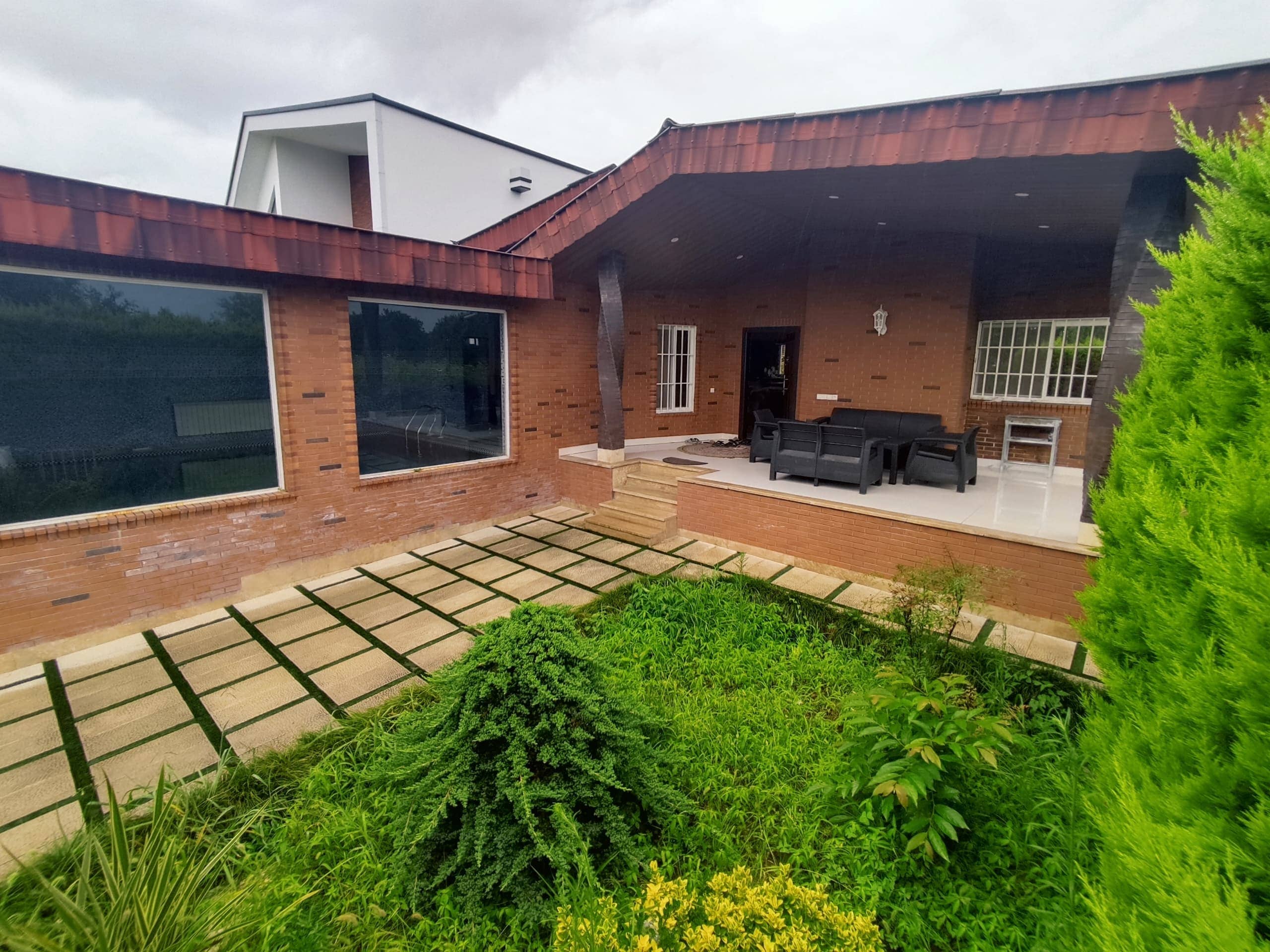 اجاره ویلا با استخر آبگرم در سلمان شهر