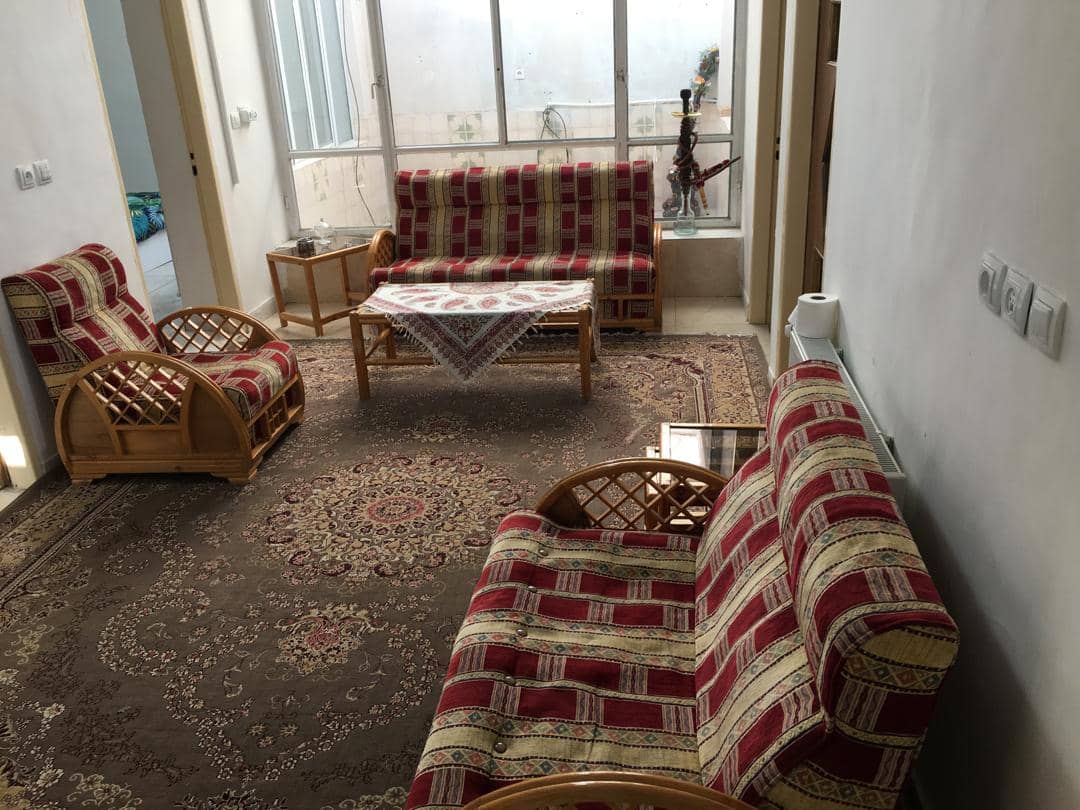 اجاره منزل ویلایی در بلوار شبلی سنندج - مبل قرمز