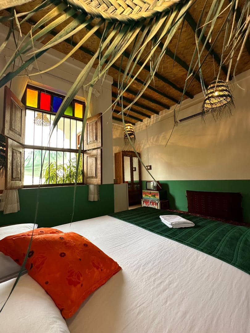 اجاره بومگردی سنتی وی ای پی نزدیک ساحل - کنگان - اتاق لوز