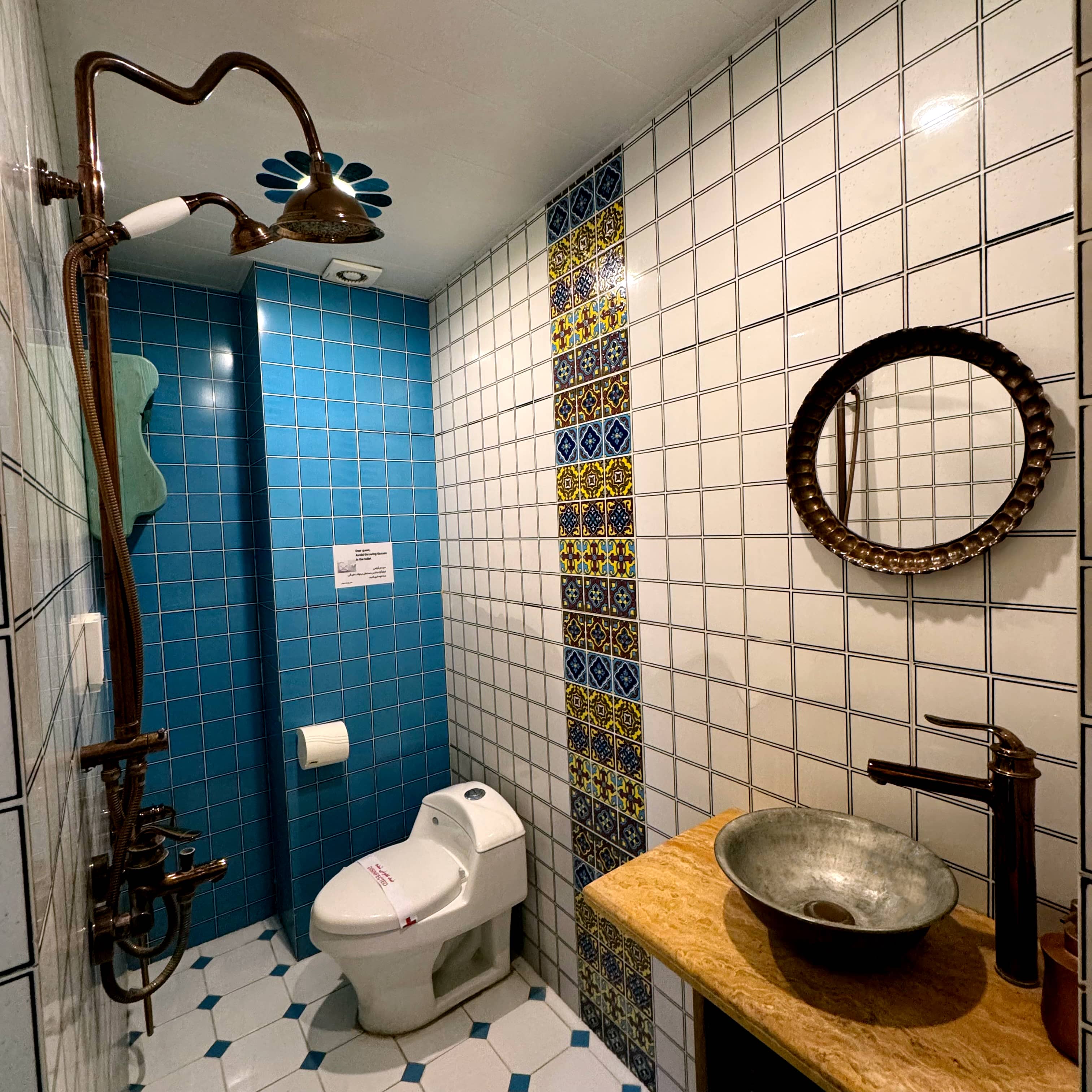 اجاره اتاق سنتی در 9 دی شیراز - دنج