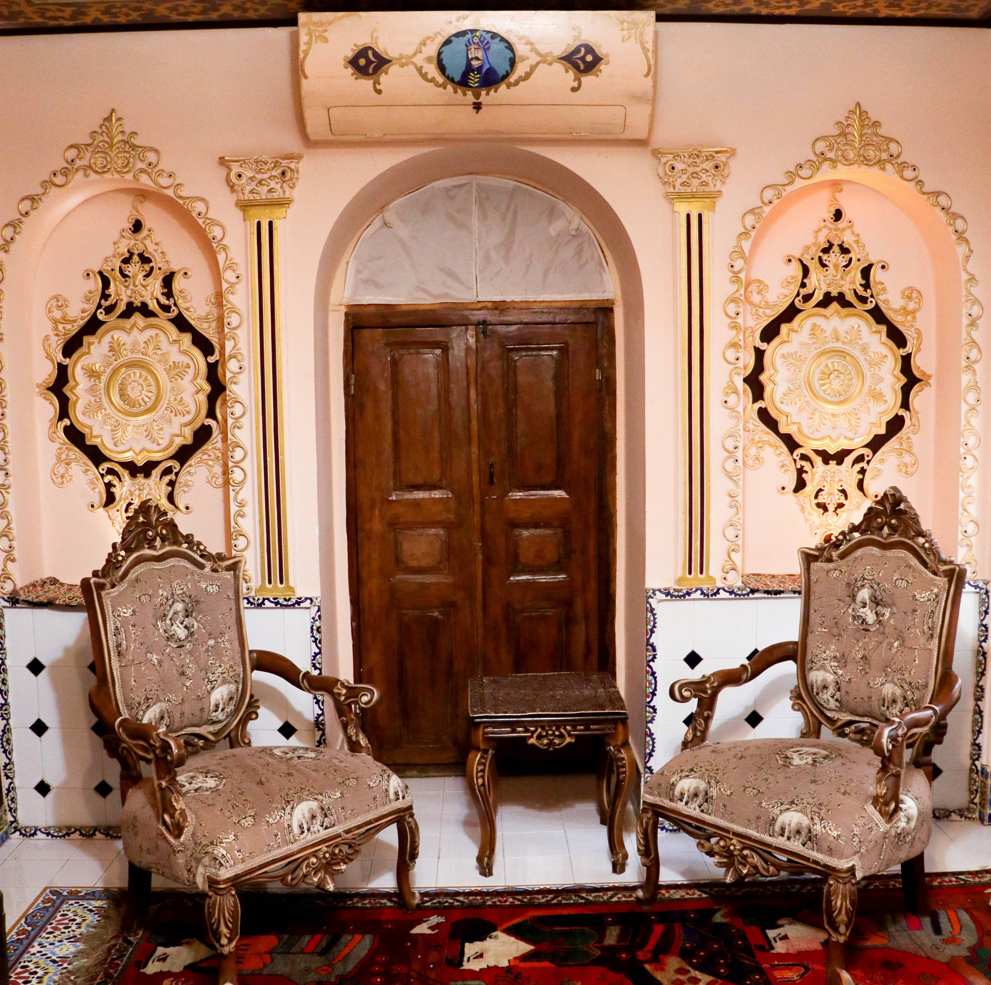 اجاره اتاق سنتی در 9 دی شیراز - پنج دری