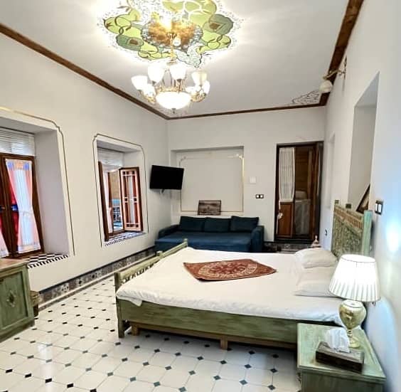 اجاره اتاق بوم گردی مرکز شهر شیراز - شاه نشین