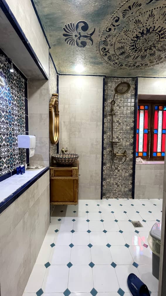 اجاره اتاق بوم گردی مرکز شهر شیراز - شاه نشین