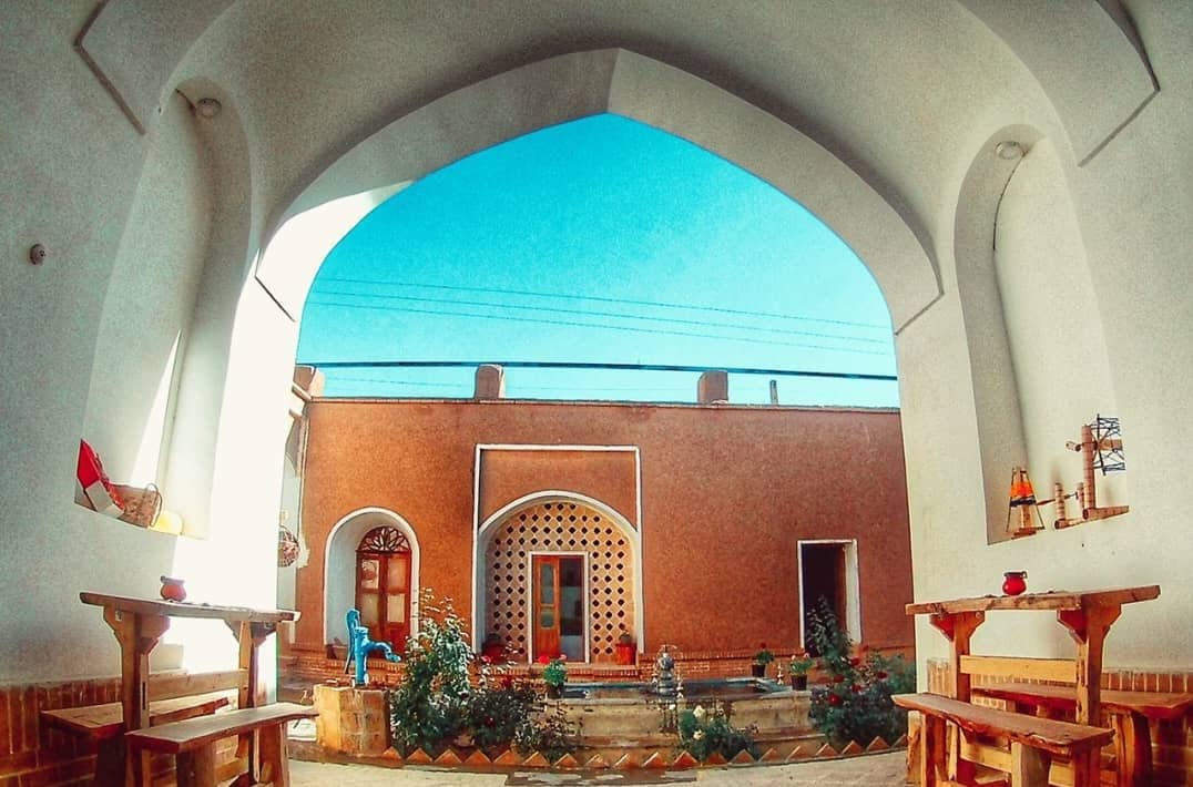 اجاره بومگردی سنتی در تودشک اصفهان- هشتی