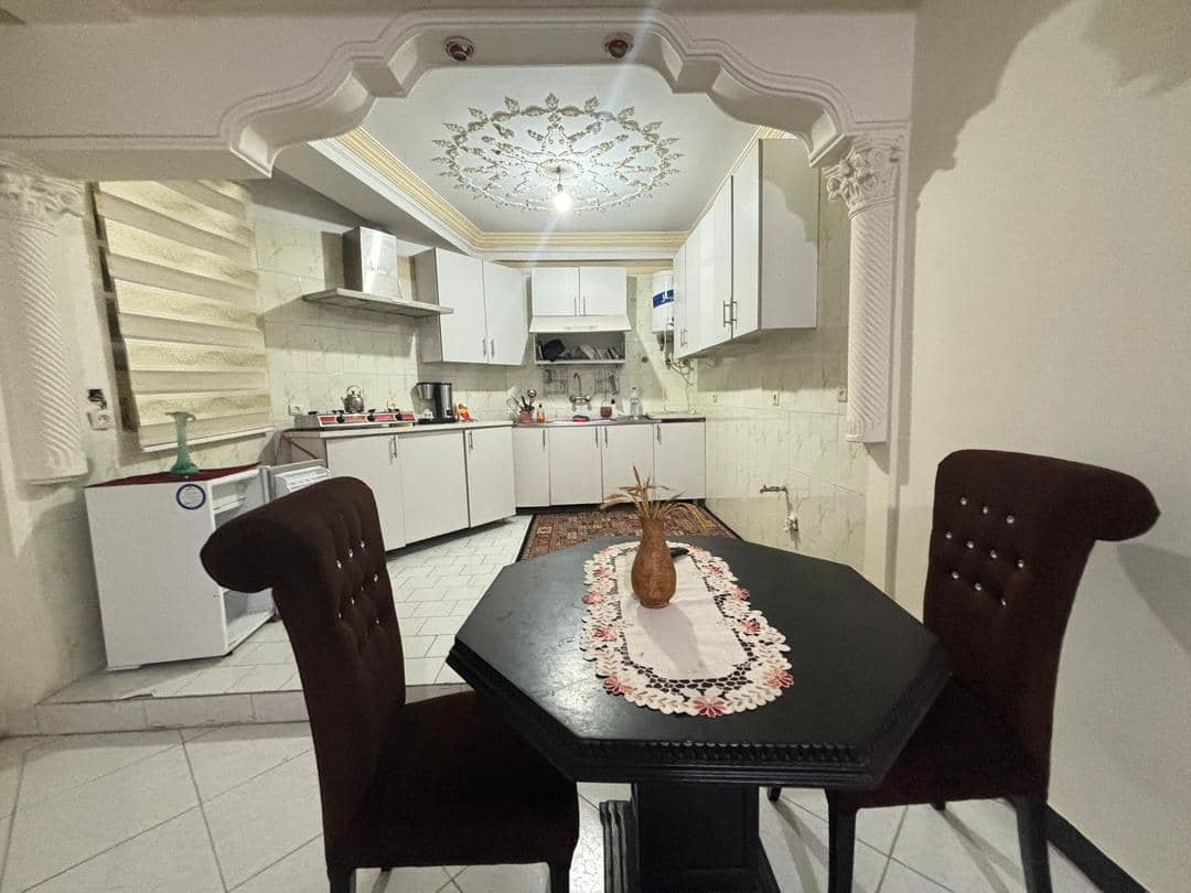 اجاره آپارتمان نزدیک دریا در خیابان دانشگاه بندرعباس - یک خواب