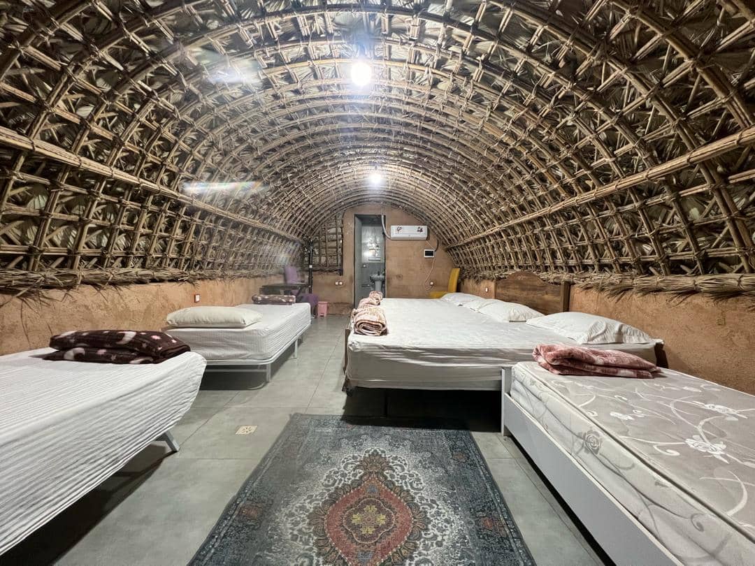 اجاره اقامتگاه در جزیره هرمز - کلبه مداد رنگی