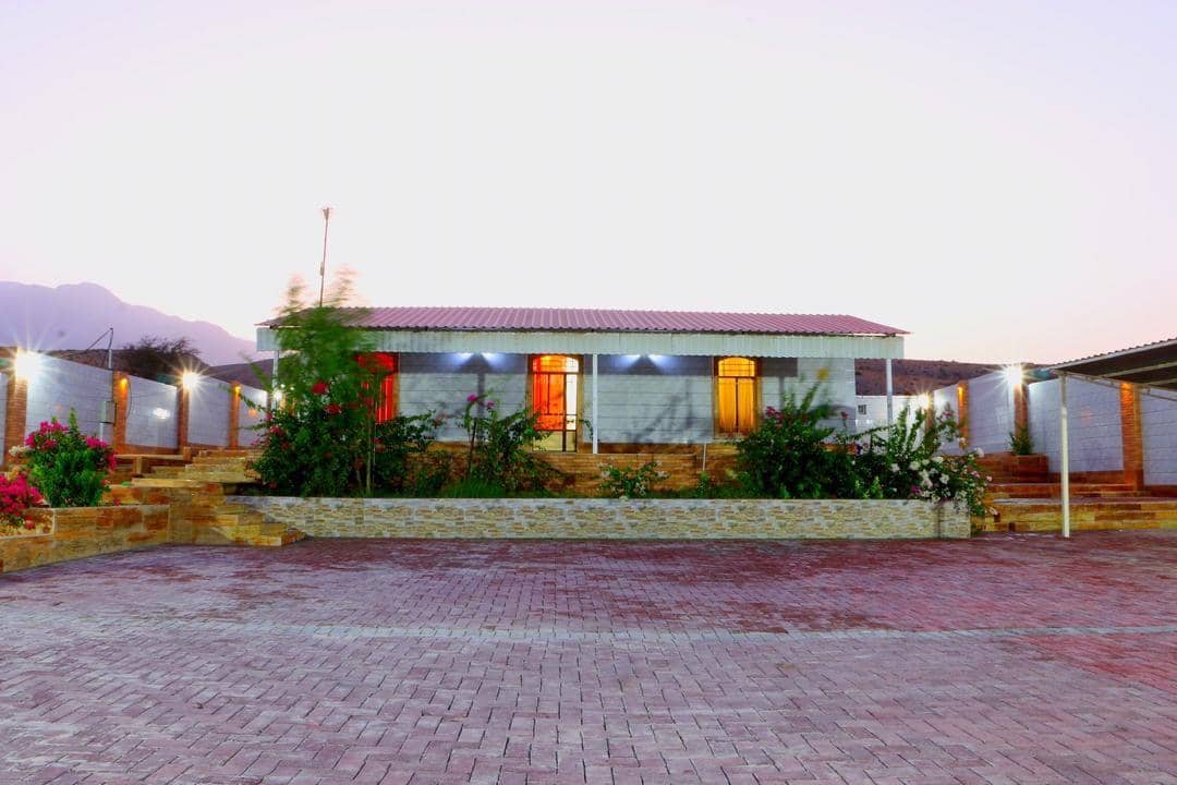اجاره ویلا استخر روباز آب سرد در روستای دشت امام بندرعباس