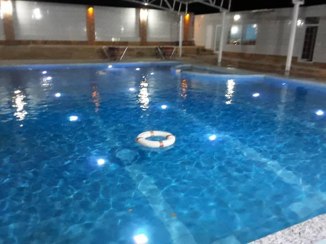 اجاره ویلا استخر روباز آب سرد در روستای دشت امام بندرعباس