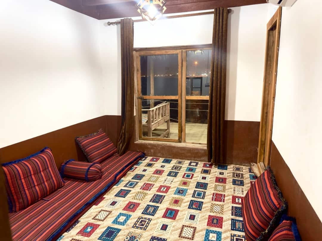 اجاره اتاق بومگردی ساحلی در بلوار ساحلی عسلویه - اتاق 1