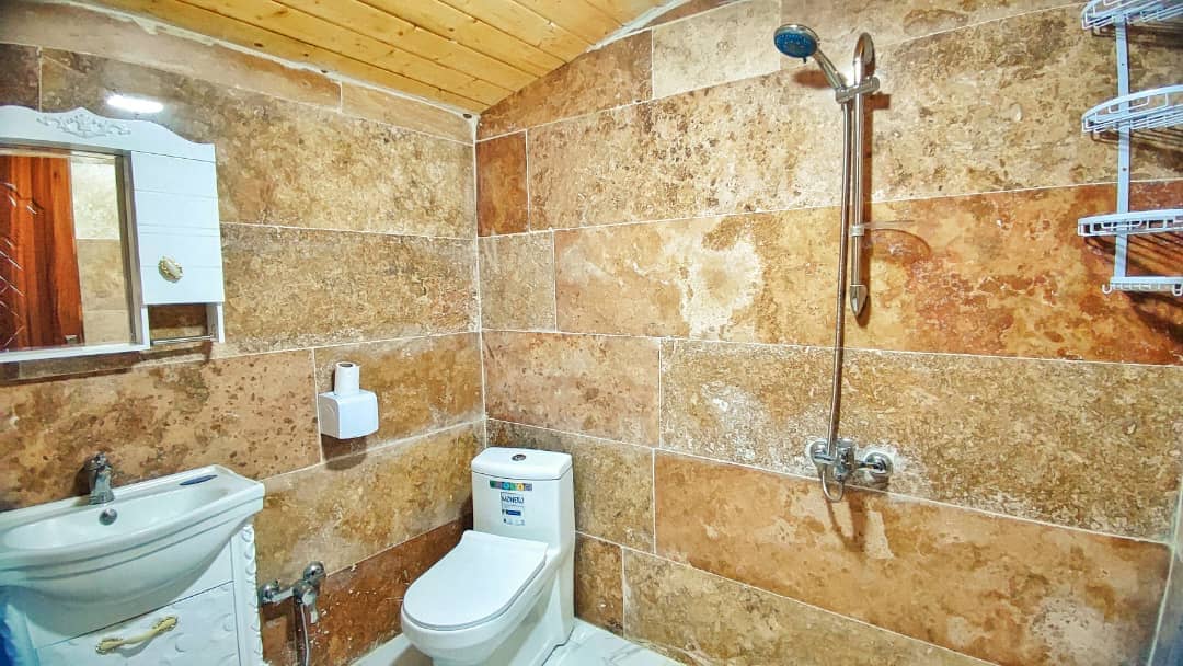 اجاره کلبه سوئیسی در سیاه گلوندان رشت - بلوط