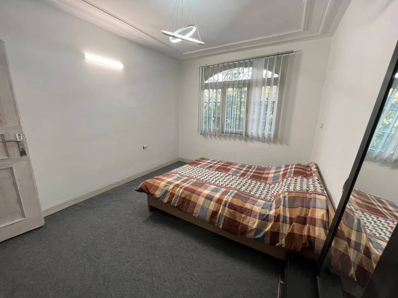 اجاه منزل ویلایی در میرزای شیرازی شرقی شیراز - طبقه اول