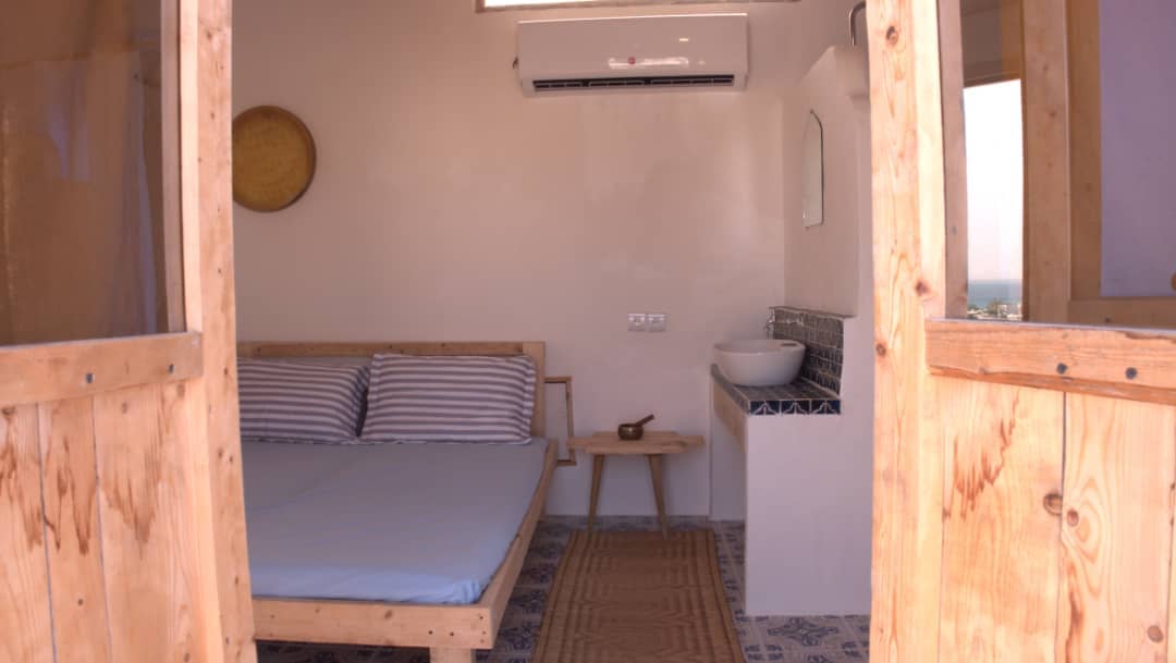 اجاره اتاق بومگردی ساحلی در جزیره ی هنگام - اتاق کری