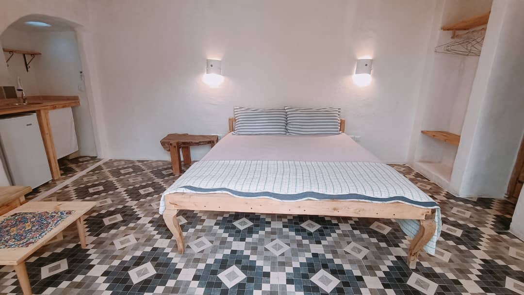 اجاره اتاق بومگردی ساحلی در جزیره ی هنگام - اتاق آبالون