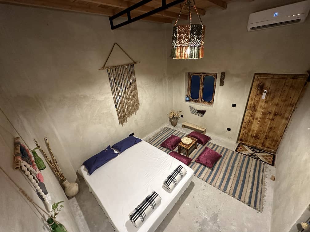 اجاره اتاق بومگردی ساحلی در جزیره هنگام جدید - اتاق مکرمه