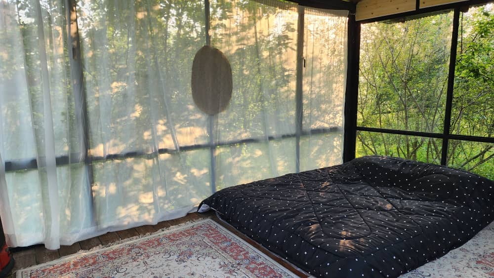 اجاره سوئیت شیشه ای در روستای سیاه گلوندان رشت - کاهیدا