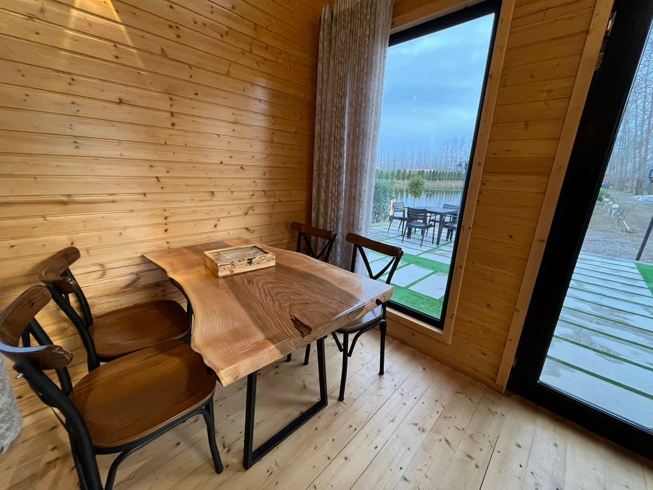 اجاره کلبه سوئیسی استخر روباز در روستای تربگوده بندر انزلی