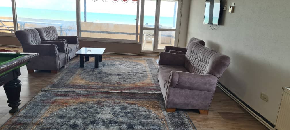 اجاره متل ساحلی ویو رو به دریا در بابلسر - سه خواب