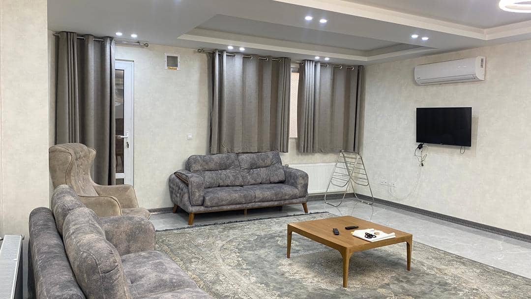 اجاره اپارتمان مبله سه خوابه در خیابان ابیوردی شیراز - طبقه ی اول