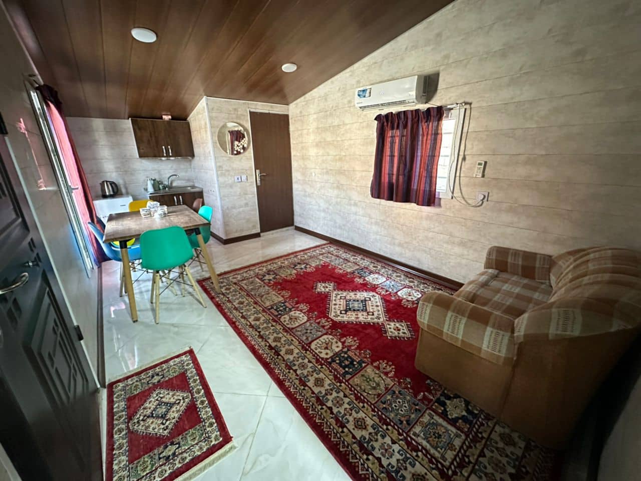 اجاره بومگردی ساحلی در روستای نخیلو بندرمقام - تکخوابه