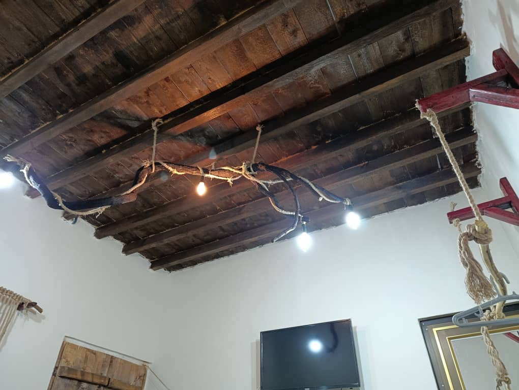 اجاره اتاق بومگردی ساحلی در روستای سوزا قشم - 12متری مستر