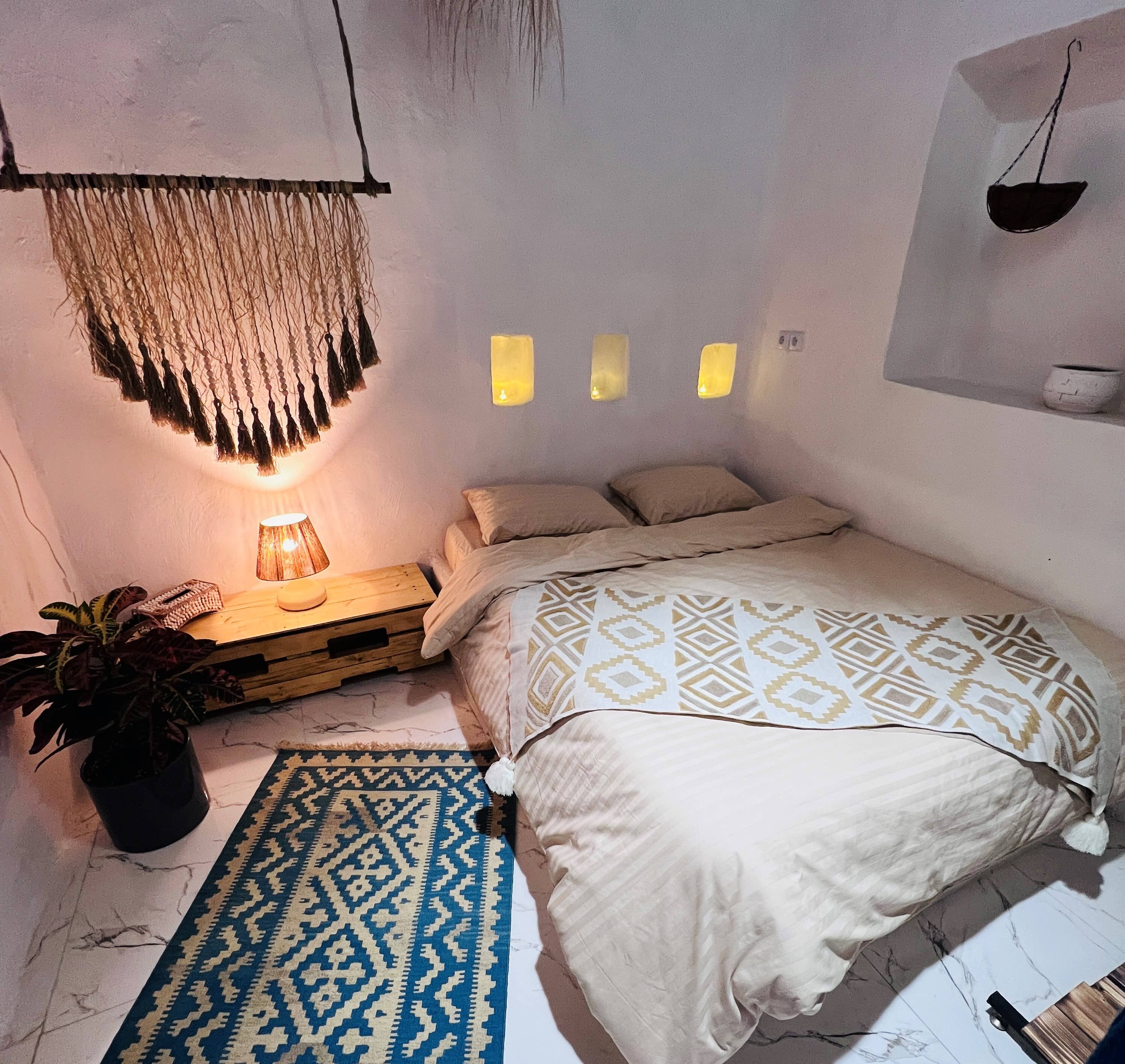 اجاره ویلا استخر آب سرد روباز در روستای سهیلی - چهارخوابه