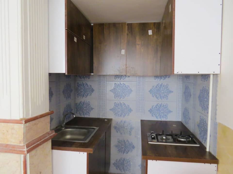 آپارتمان مبله در خیابان ماهانی کرمان - گلستان محوطه